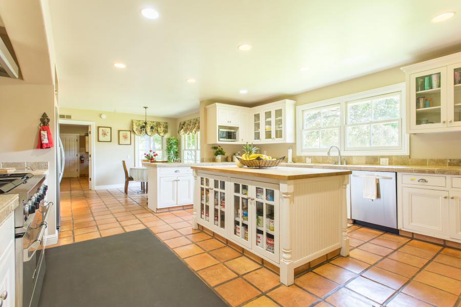 Kitchen area of Songbird